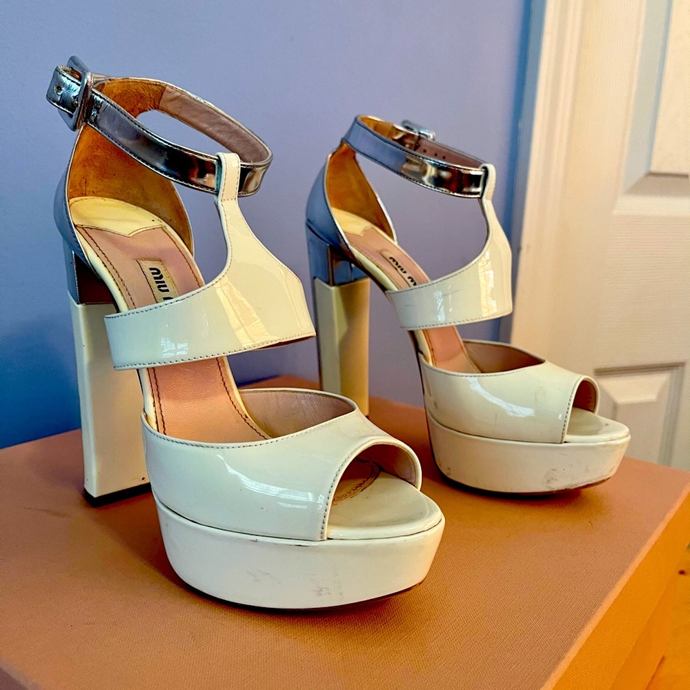 MIU MIU SANDALS
